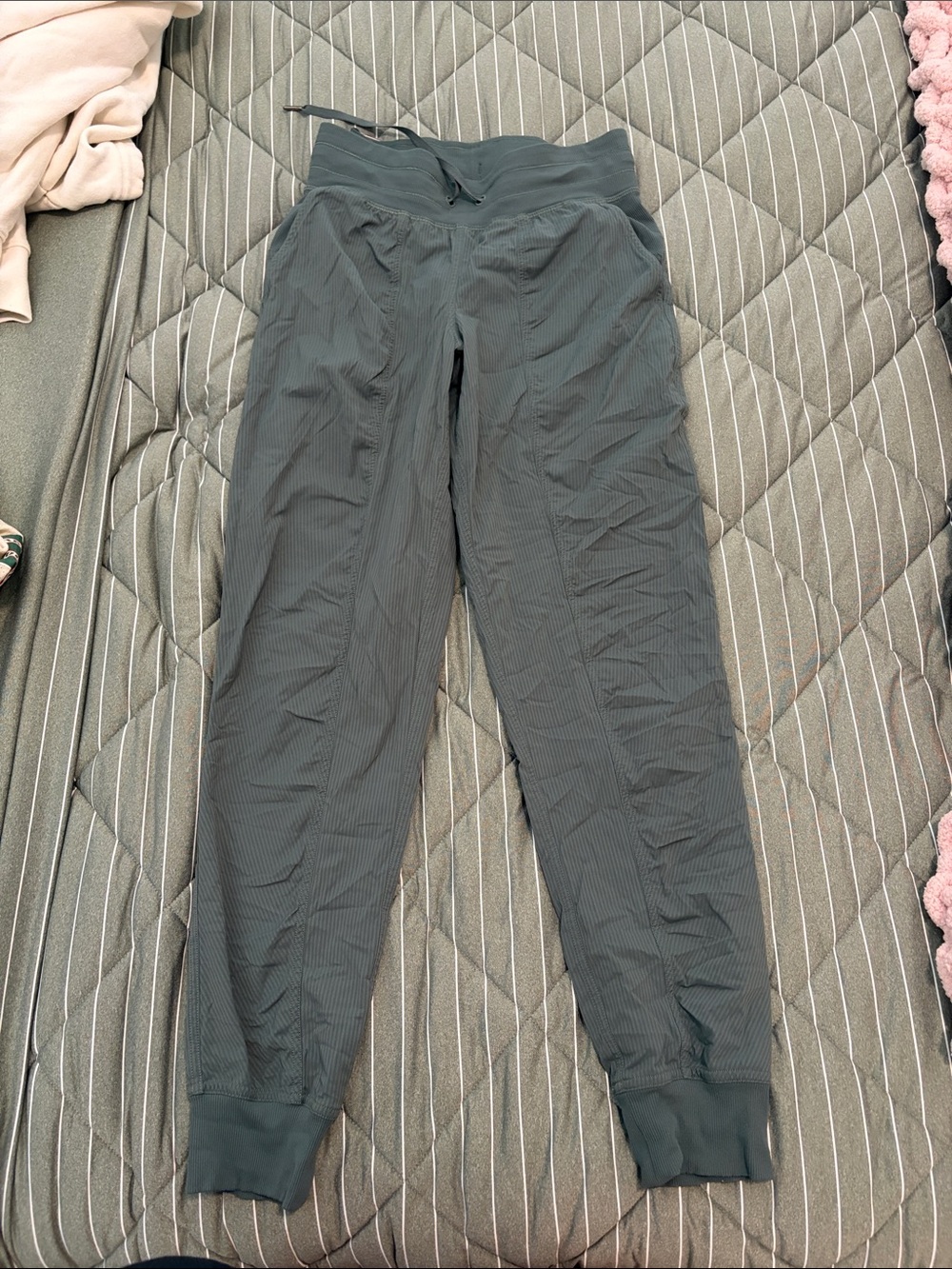 lululemon athletica Women's Lightweight Gray Track Joggers